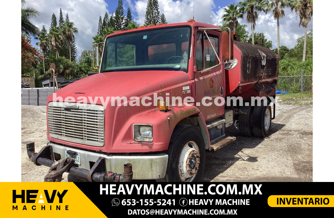 Camión Pipa de agua 2000 Freightliner FL70 4x2